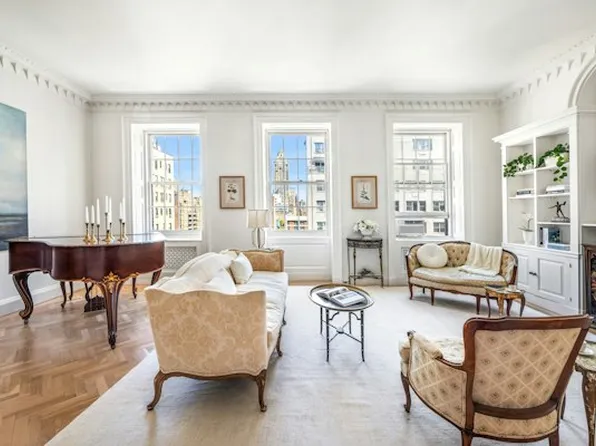 36 East 72nd Street image 1 of 14