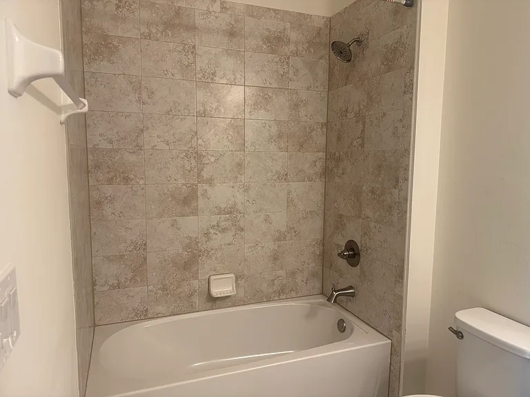 108 Boxwood Ln — Photo 16