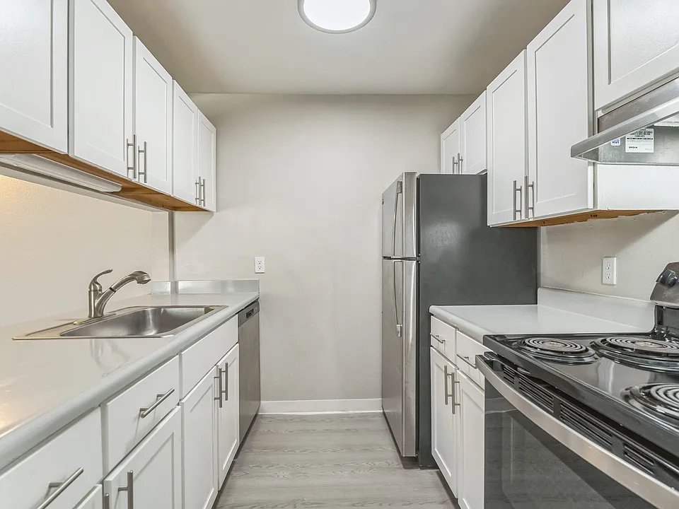 Pine Creek Apartments