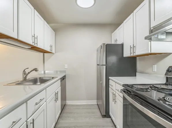 Pine Creek Apartments, 14351 Pine Creek Ct #6-45-104, Holland, MI 49424