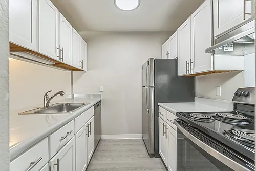 Pine Creek Apartments Photo 1