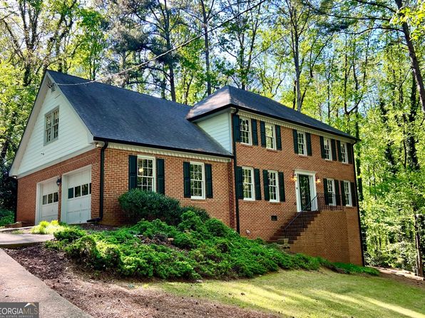 1461 Fox Forest Ter W, Lilburn, GA 30047