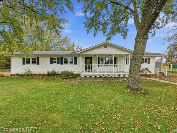 4233 Merwin Rd, Lapeer, MI 48446