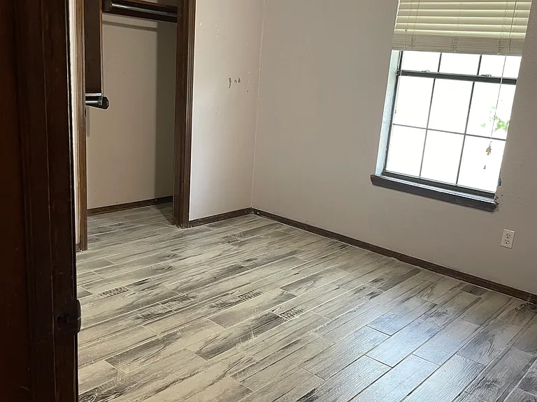 1000 Cottonwood Dr — Photo 10