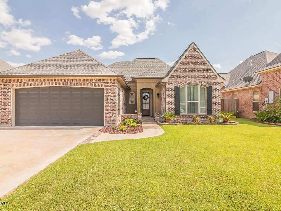 1st image of 114 Tall Oaks Ln