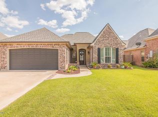 114 Tall Oaks Ln, Youngsville, LA 70592