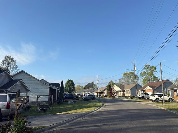 5th image of 140 Beverly Dr SW
