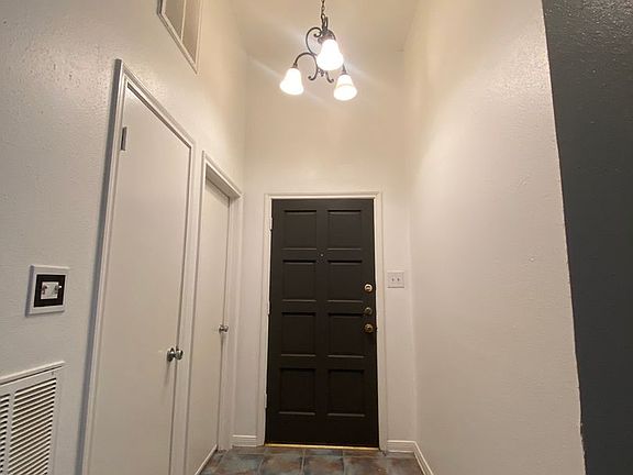 2nd image of 10522 Walnut Glen Dr