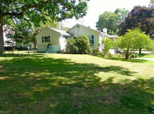 20 Holt Rd, Hyde Park, NY 12538