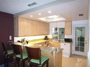 9524 Linda Rio Dr, Sacramento, CA 95827