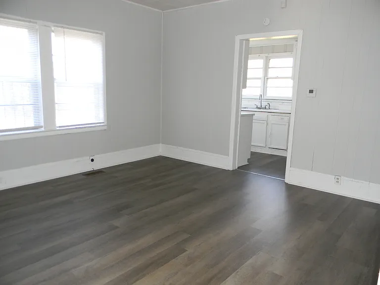 4305 Pulaski St — Photo 12