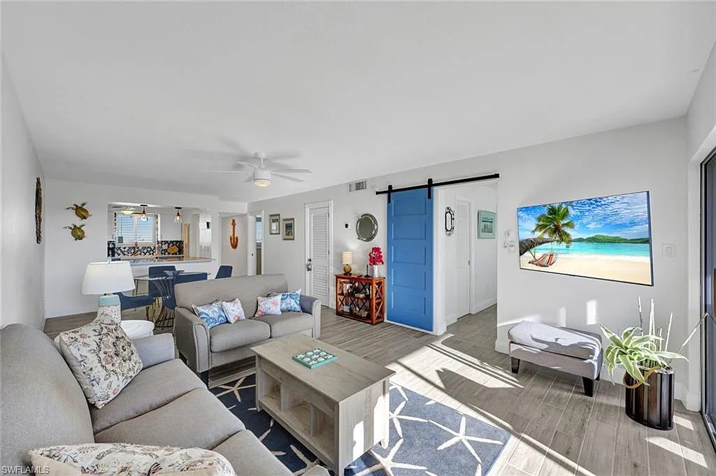 2 bed, 2.0 bath, 952 sqft, $6,500 — Photo 4