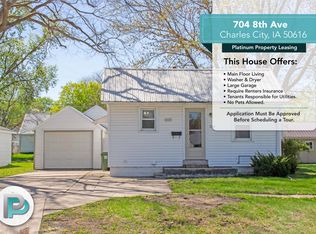 704 8th Ave, Charles City, IA 50616