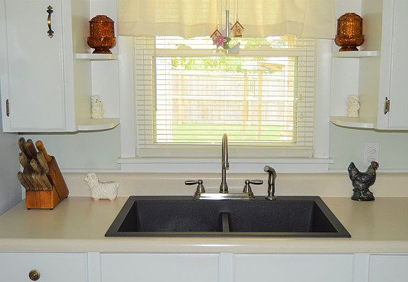 4th image of 1020 N Woodland Dr