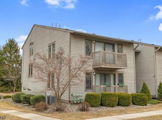 61 Sam Bonnell Dr #501, Clinton, NJ 08809