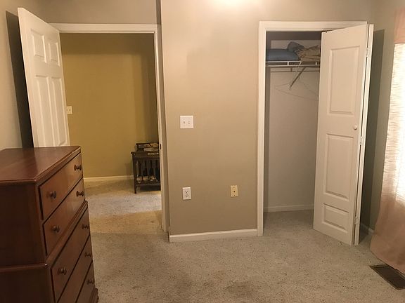 4th image of 202 Tomlinson Dr APT 9