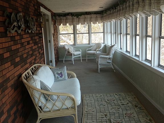 3 season rm. 35'w/2 french doors