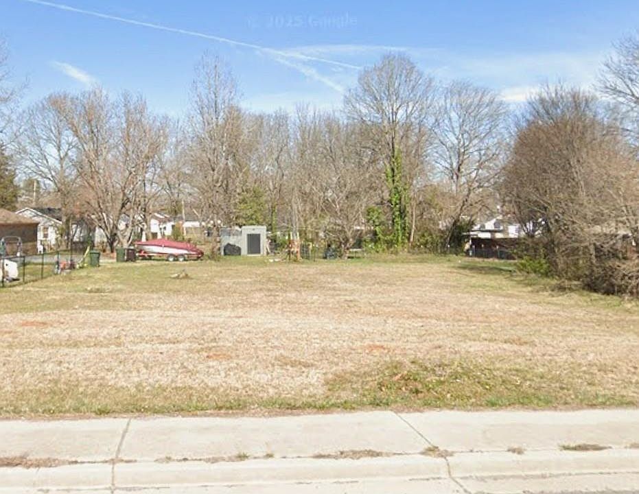 2nd image of 777 Briarcliff Rd