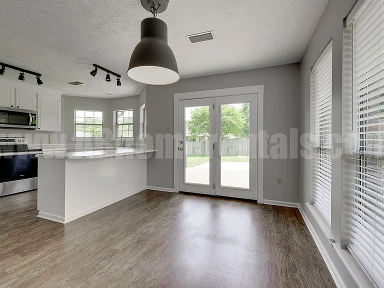 2765 Archer Ln — Photo 8
