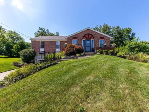 2251 Fairgreen Dr, Cincinnati, OH 45238