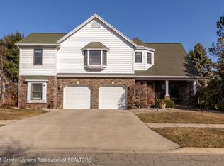 804 W Amesbury Dr, Dewitt, MI 48820