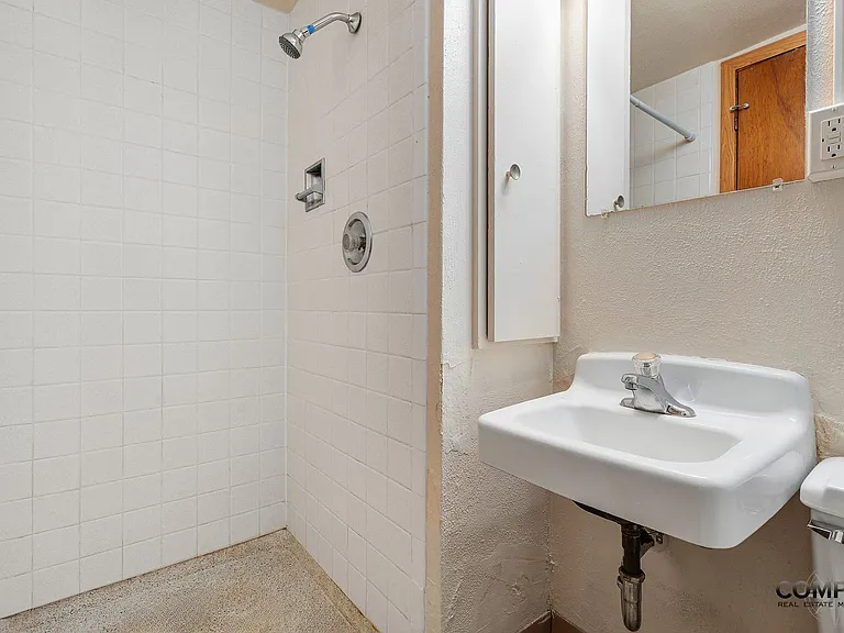 1215 S Dewey St — Photo 14