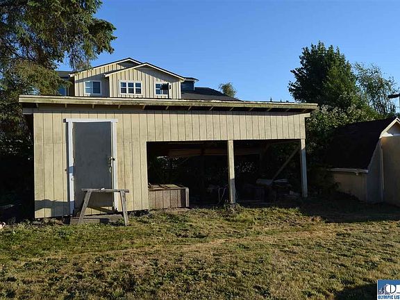 4th image of 2338 E 6th Ave
