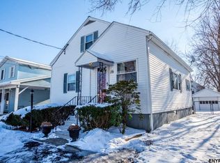16 Arrow St, Schenectady, NY 12304