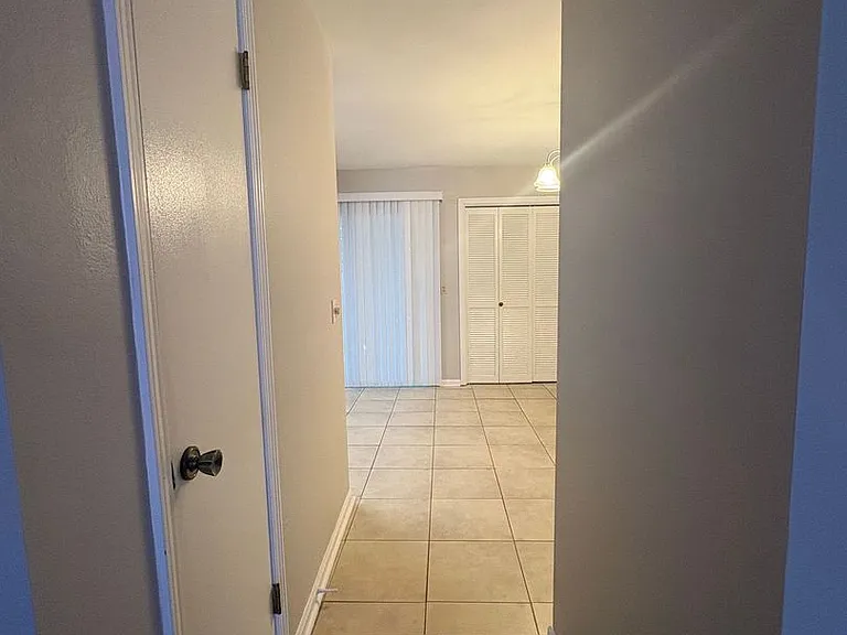 228 Edith Way — Photo 6