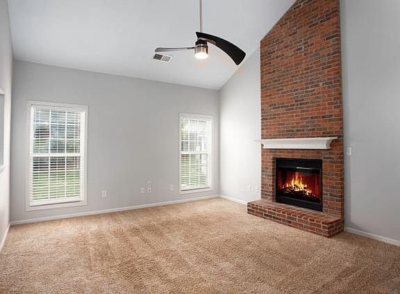 4th image of 216 Thames Cir