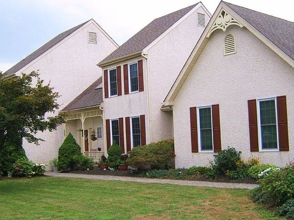 For Sale: 223 Harvest Ln, Broomall, PA 19008-4409