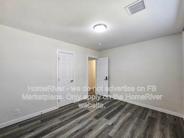 1339 E Glenrosa Ave — Photo 11