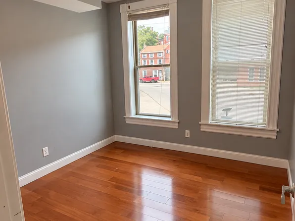 Updated 2 Bed / 2 Bath Apartment in Central Dubuque
