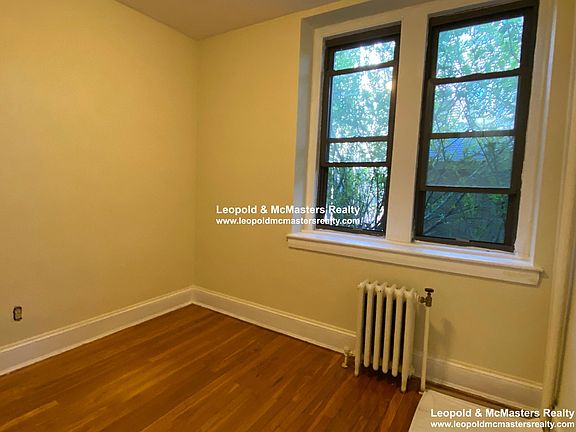 3rd image of 225 Essex St #31