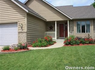 1646 La Mar Dr, North Mankato, MN 56003