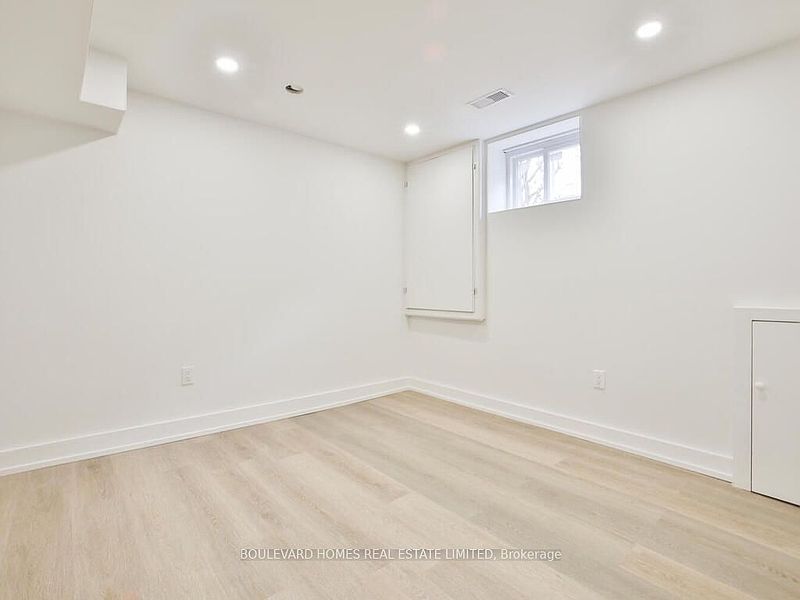 Toronto House for rent - 2 Bedrooms — photo 9