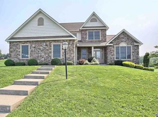 6305 Maiden Creek Dr, Harrisburg, PA 17111