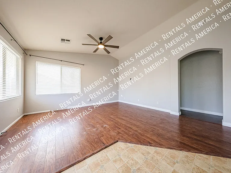 51 W Hereford Dr — Photo 15