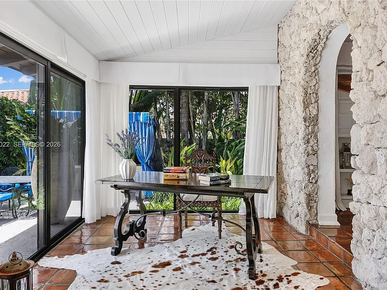 56 S Hibiscus Dr — Photo 18