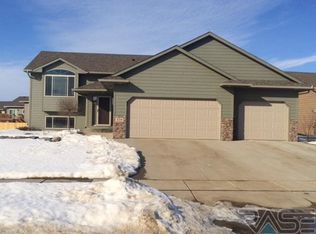 409 N Perry Ln, Harrisburg, SD 57032