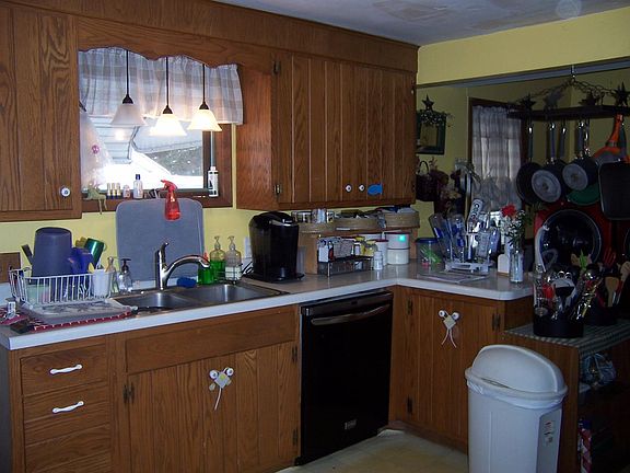 2nd image of 11 Dewitt Dr