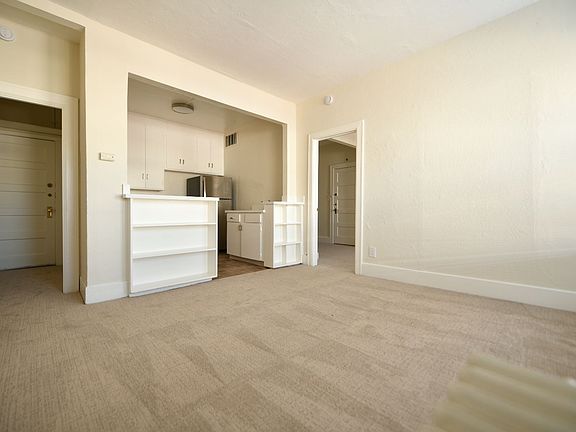 3rd image of 11 Glen Ave APT 4