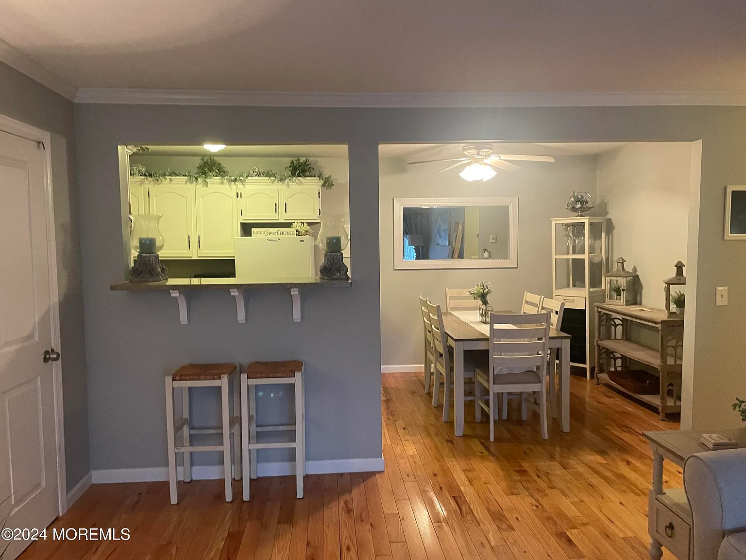 1 bed, 806 sqft, $2,100 — Photo 4
