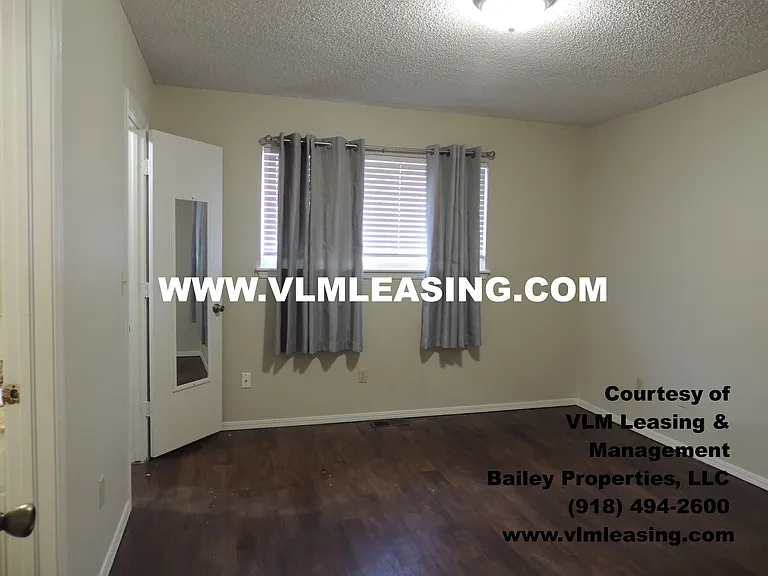 404 W Vicksburg St — Photo 31