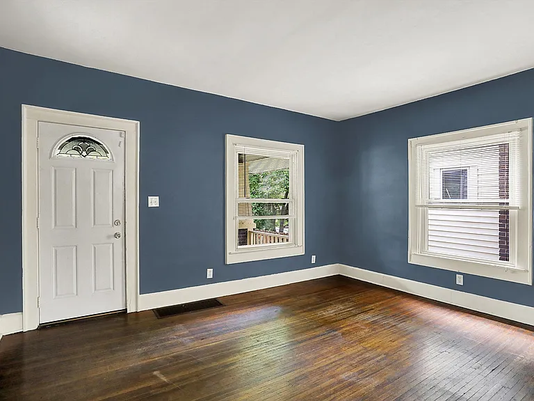 626 N Riley Ave — Photo 6