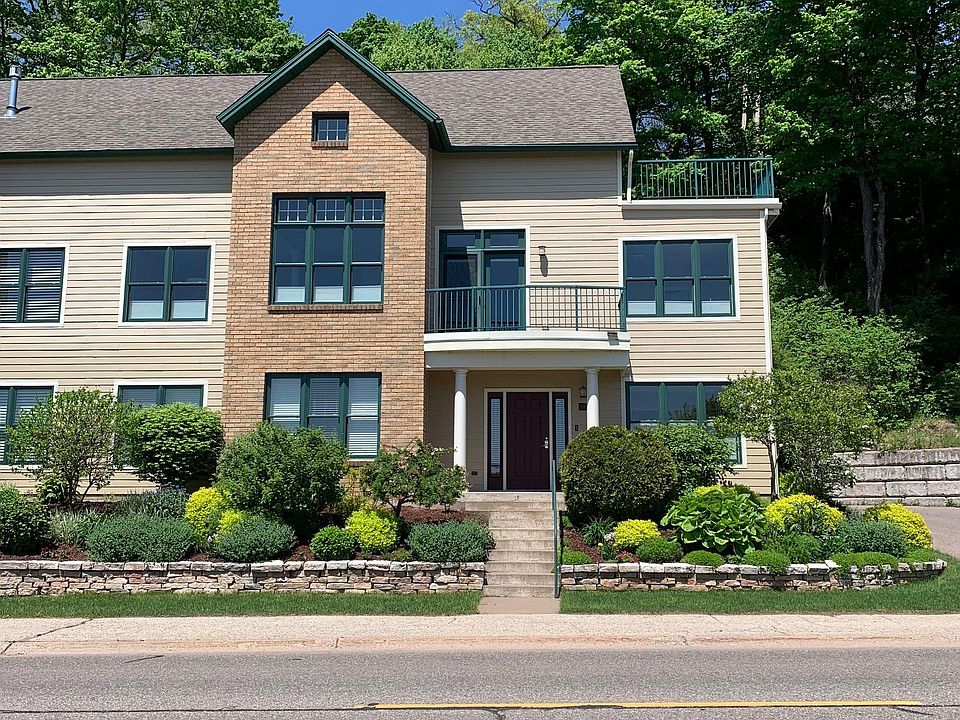 1st image of 243 N Lakeshore Blvd