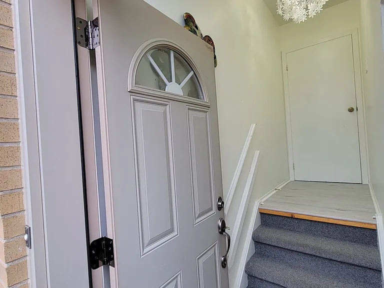 256 Sylvan Ave #LOWER — Photo 5