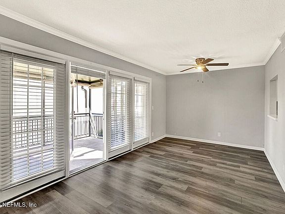 5th image of 6646 La Mirada Dr E Unit 6