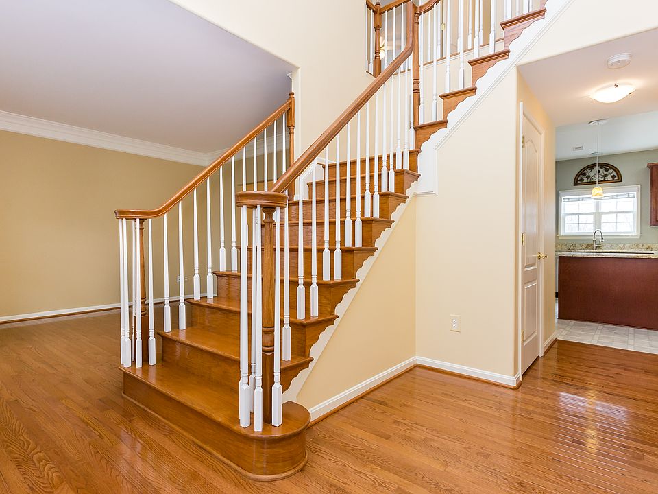 1st image of 1014 Hickory Ct