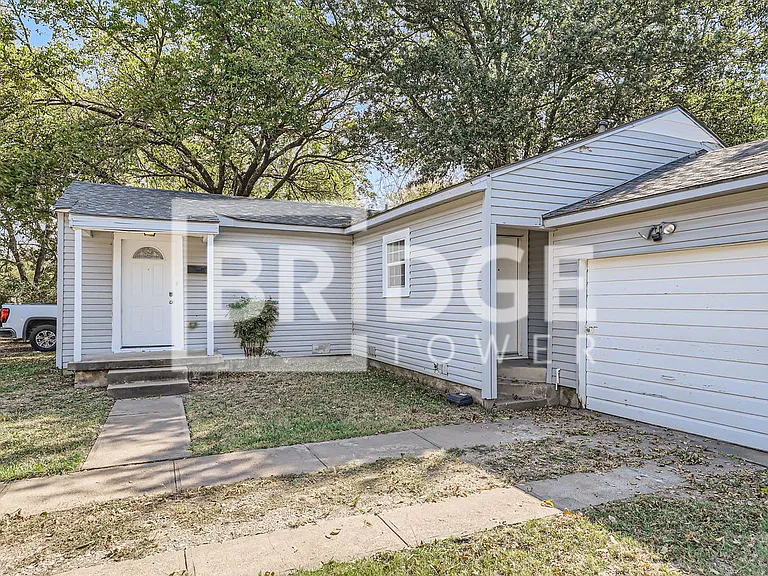 224 E Boyd St — Photo 1